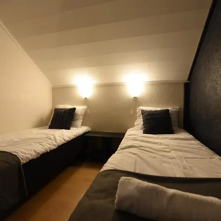 Perheystaevaellinen Paritalo Apartamento Raisio