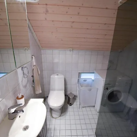 Perheystaevaellinen Paritalo Apartment *